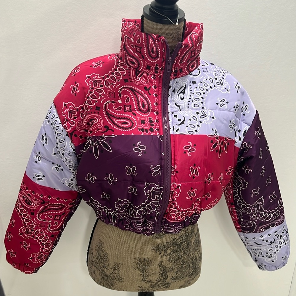 Cropped Zip-Up Puffer Coat - Bandana Design